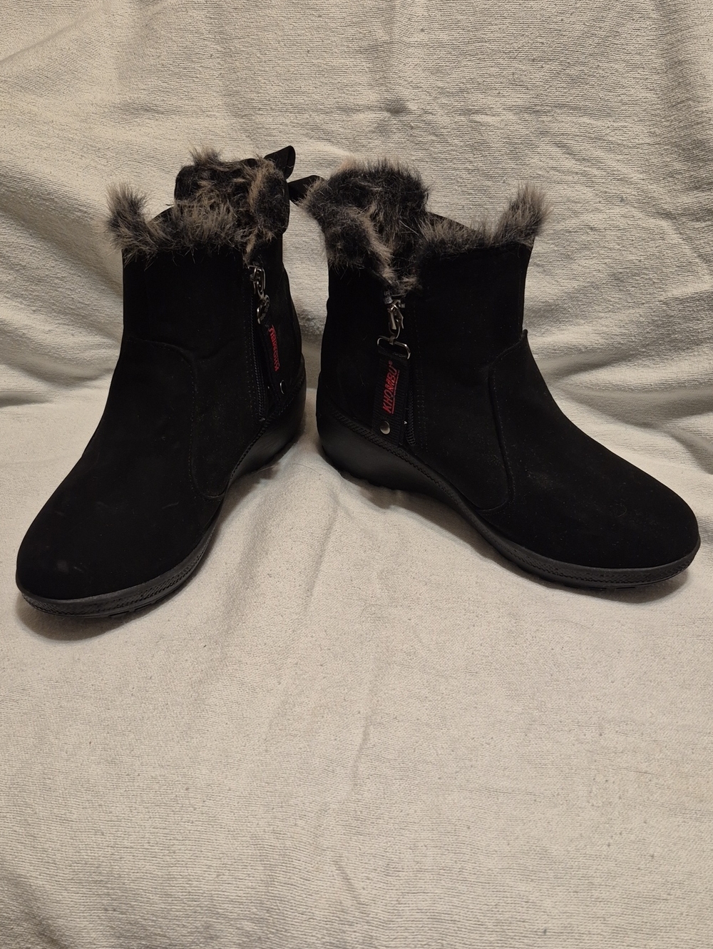 Khombu Ashlyn Suede Black Boots - Waterproof